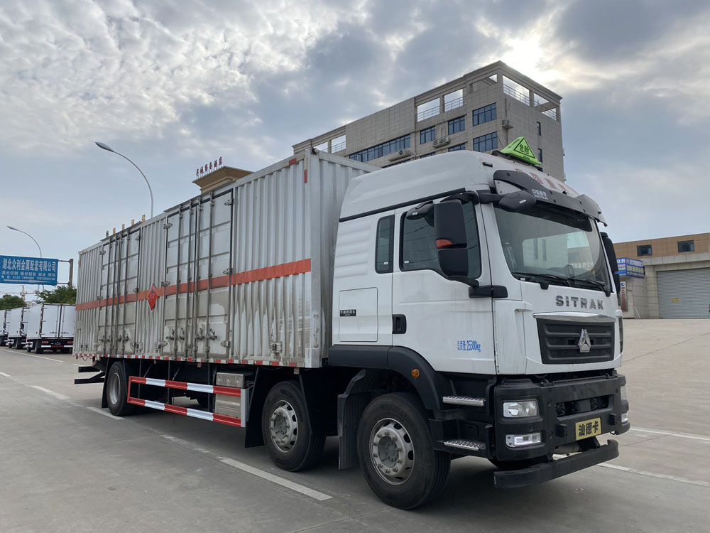 易燃液體廂式運(yùn)輸車，廂式運(yùn)輸車，楚勝汽車集團(tuán)